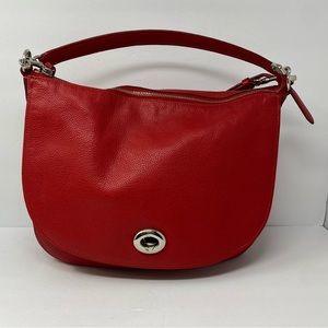 COACH Turnlock Hobo in Polished
Pebble Leather Bag